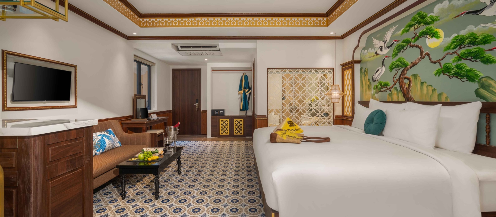 SIGNATURE SUITE