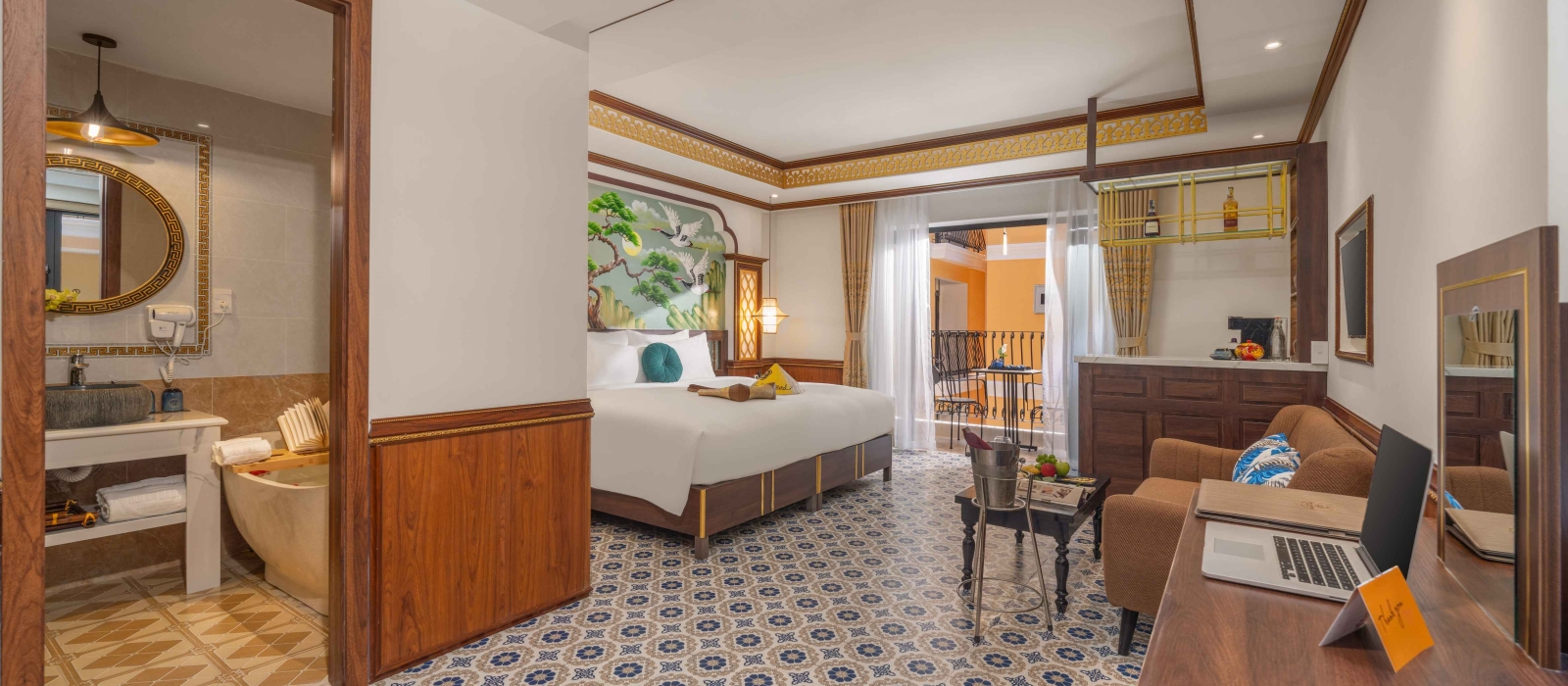 SIGNATURE SUITE