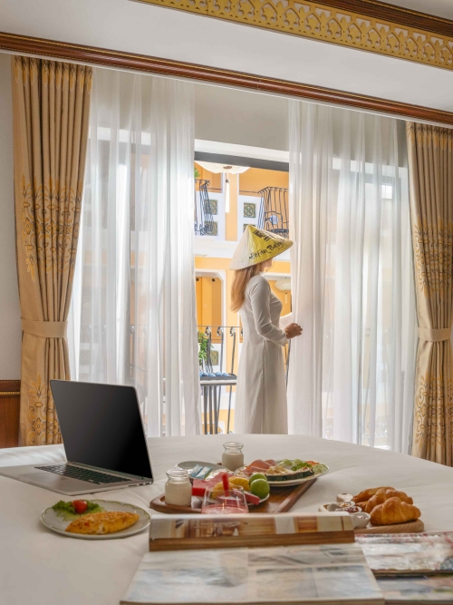 SIGNATURE SUITE