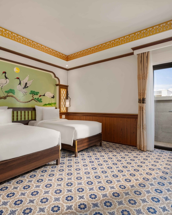 FAMILY CONNECTING SUITE